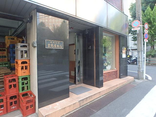 豊島屋本店ビルエントランス①